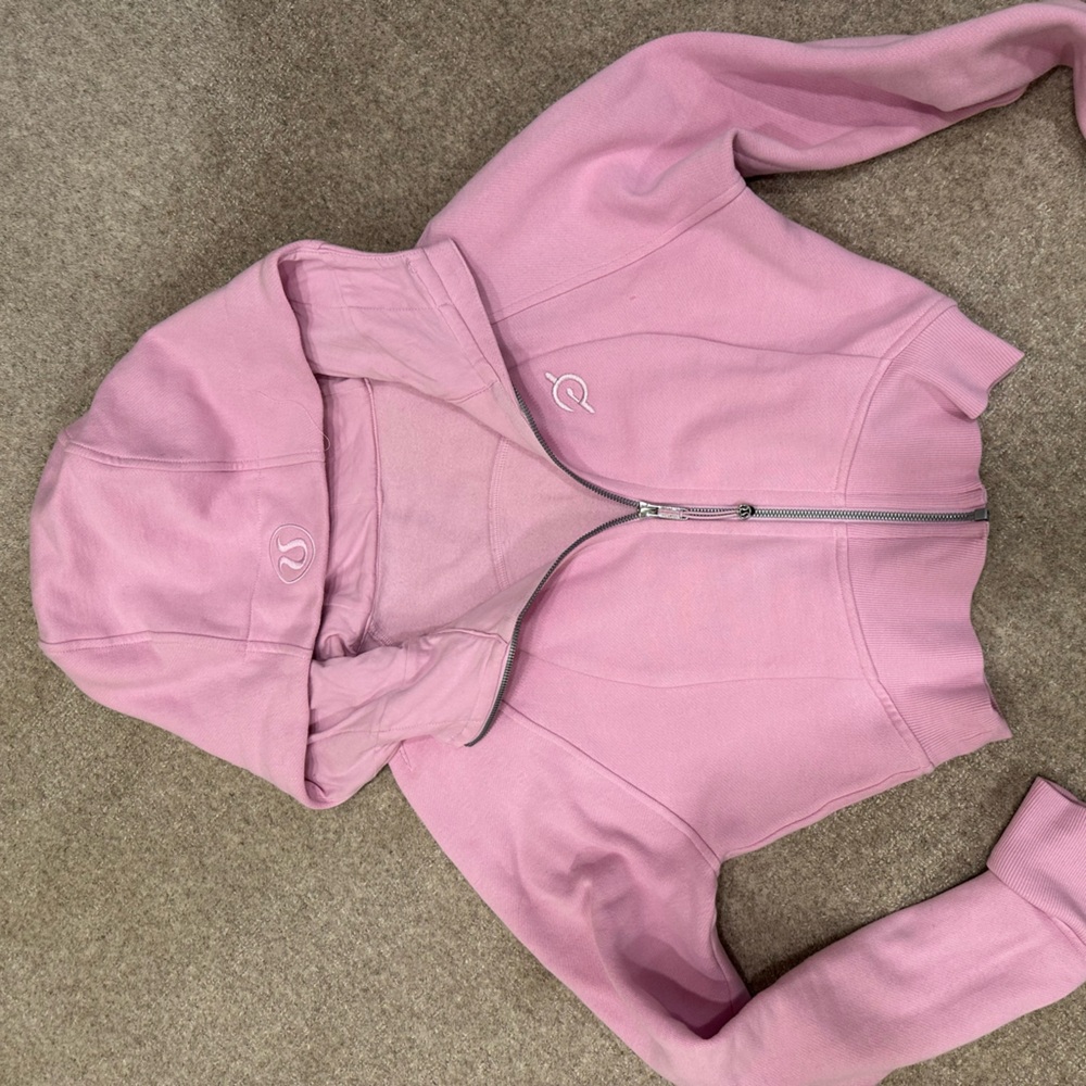 Peloton Lululemon cropped hoodie